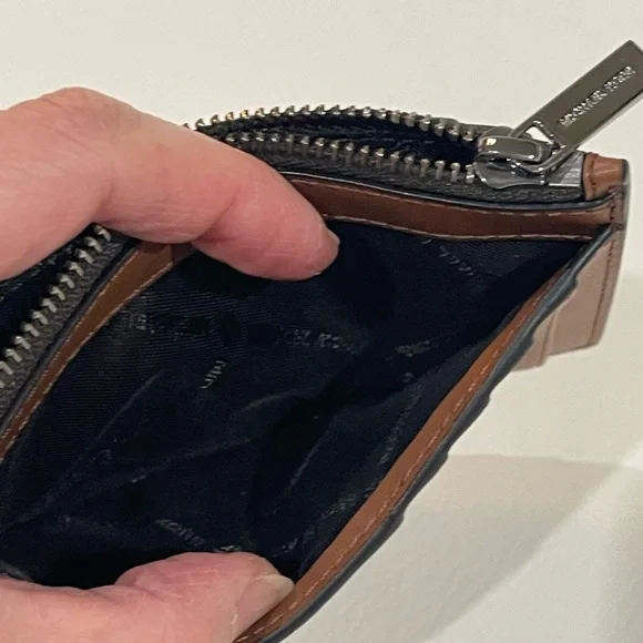 Michael Kors Tan Leather Card Holder - Picture 5 of 10